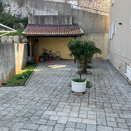 Apartments Girl Нови-Винодолски Экстерьер фото