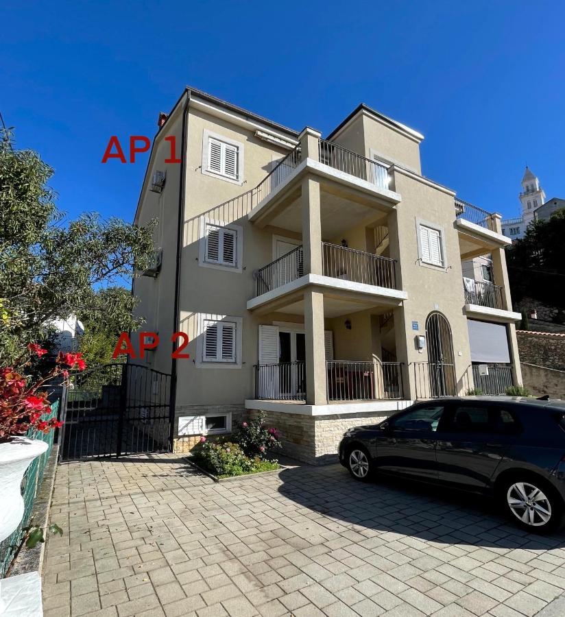 Apartments Girl Нови-Винодолски Экстерьер фото